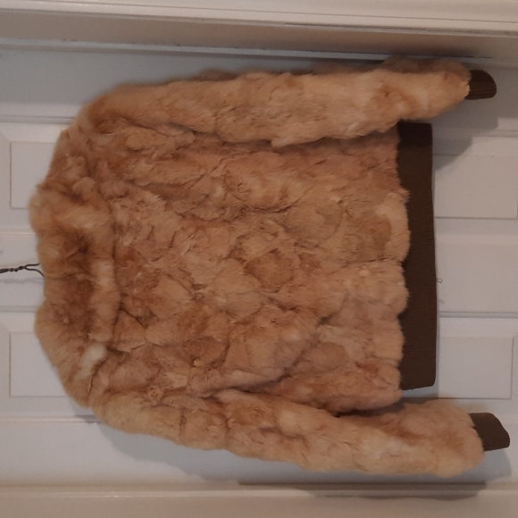 Beautiful tan and browns Vintage Rabbit Fur 1970's Jacket - Picture 8 of 8